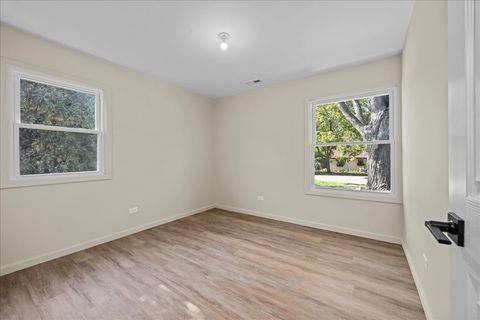 Tiny photo for 708 S 10th Avenue, St. Charles, IL 60174 (MLS # 12477165)