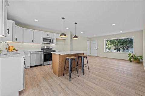 Tiny photo for 708 S 10th Avenue, St. Charles, IL 60174 (MLS # 12477165)