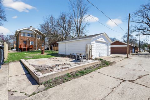 Tiny photo for 324 Paris Avenue, Rockford, IL 61107 (MLS # 12533582)
