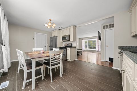 Tiny photo for 1490 Highland Boulevard, Hoffman Estates, IL 60169 (MLS # 12490451)