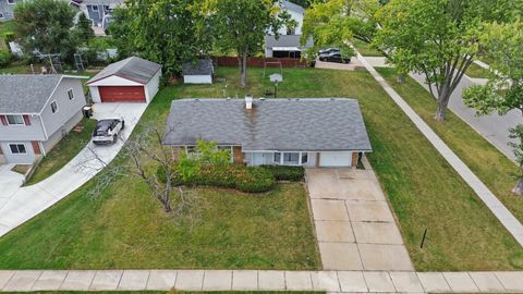Tiny photo for 1490 Highland Boulevard, Hoffman Estates, IL 60169 (MLS # 12490451)