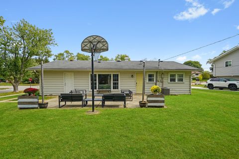 Tiny photo for 1490 Highland Boulevard, Hoffman Estates, IL 60169 (MLS # 12490451)