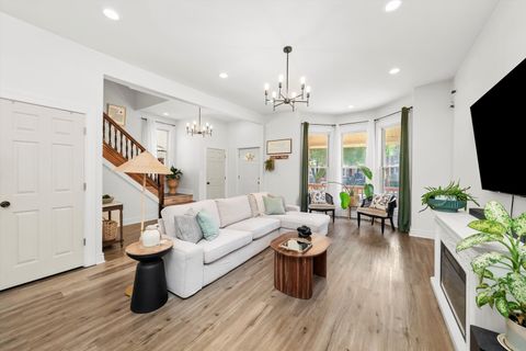 Tiny photo for 5850 S INDIANA Avenue, Chicago, IL 60637 (MLS # 12529402)