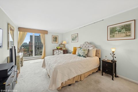 Tiny photo for 6007 N Sheridan Road #12A, Chicago, IL 60660 (MLS # 12468081)