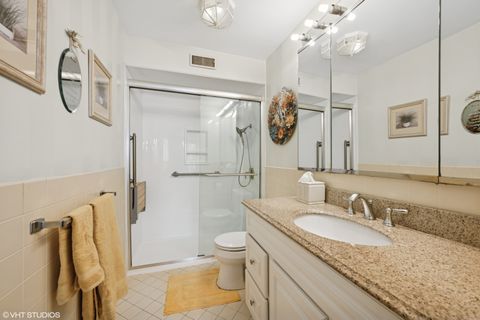 Tiny photo for 6007 N Sheridan Road #12A, Chicago, IL 60660 (MLS # 12468081)