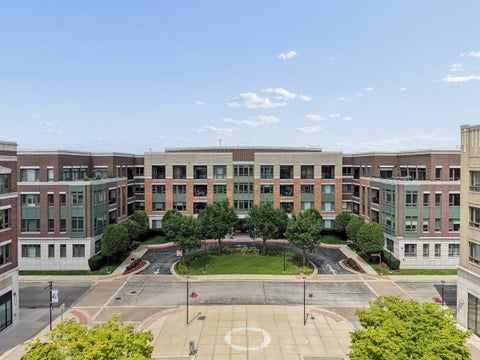 Photo of 1000 Village Center Drive #405, Burr Ridge, IL 60527 (MLS # 12733786)