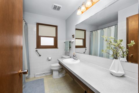 Tiny photo for 3216 W Dover Court, Davenport, IA 52084 (MLS # 12619051)