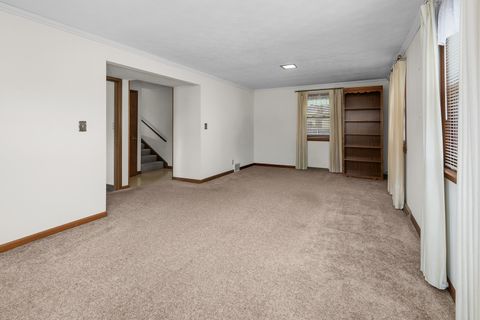 Tiny photo for 3216 W Dover Court, Davenport, IA 52084 (MLS # 12619051)