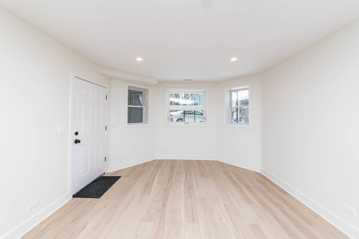 2825 N Rockwell Street G