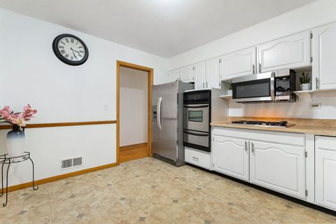 Tiny photo for 11129 Martindale Drive, Westchester, IL 60154 (MLS # 12516125)