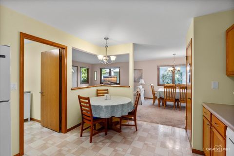 Tiny photo for 43 S Juniper Drive, North Aurora, IL 60542 (MLS # 12479426)