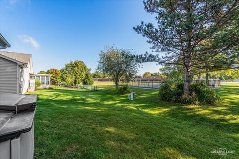 Tiny photo for 43 S Juniper Drive, North Aurora, IL 60542 (MLS # 12479426)