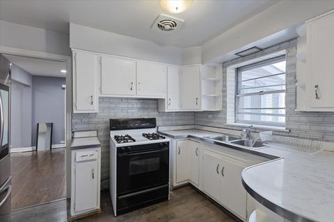 Tiny photo for 1700 W 103rd Street, Chicago, IL 60643 (MLS # 12551954)