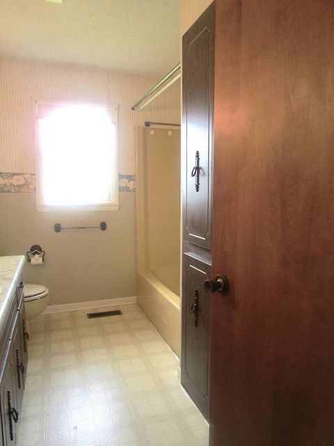 Tiny photo for 306 College Boulevard, Carmi, IL 62821 (MLS # 100000642)