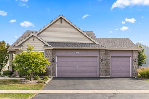 Photo of 929 Fairmont Road, Pingree Grove, IL 60140 (MLS # 12487368)