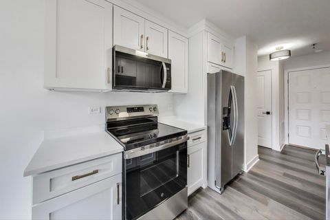 Tiny photo for 1400 N Elmhurst Road #106, Mount Prospect, IL 60056 (MLS # 12501503)