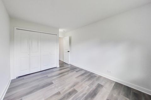 Tiny photo for 1400 N Elmhurst Road #106, Mount Prospect, IL 60056 (MLS # 12501503)