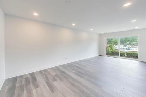 Tiny photo for 1400 N Elmhurst Road #106, Mount Prospect, IL 60056 (MLS # 12501503)