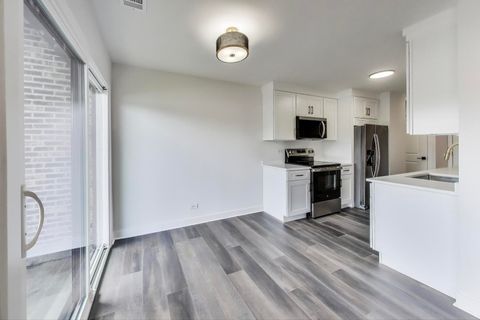 Tiny photo for 1400 N Elmhurst Road #106, Mount Prospect, IL 60056 (MLS # 12501503)