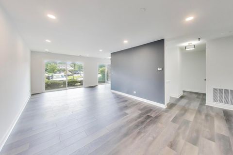 Tiny photo for 1400 N Elmhurst Road #106, Mount Prospect, IL 60056 (MLS # 12501503)