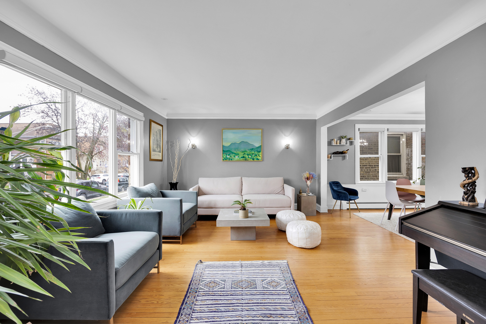 5537 W Melrose Street