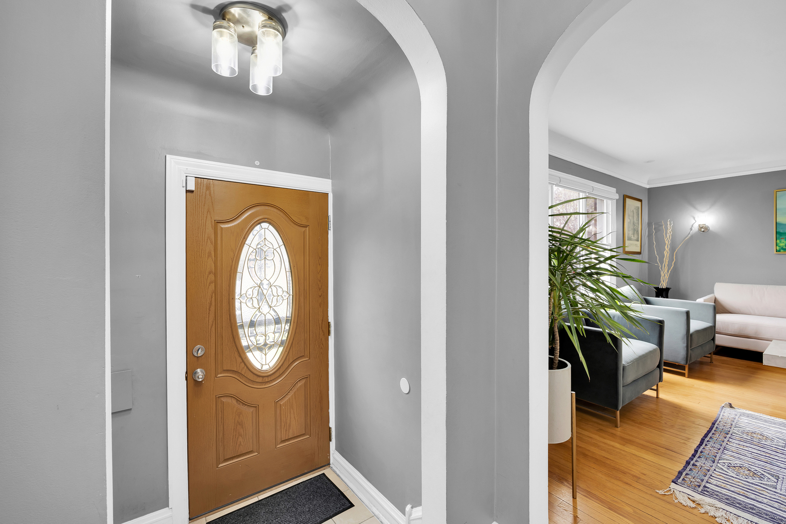 5537 W Melrose Street