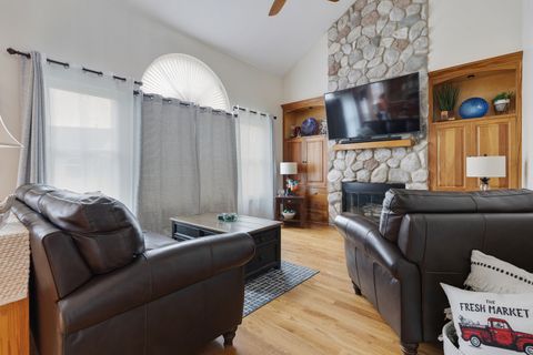 Tiny photo for 740 Fairview Lane, South Elgin, IL 60177 (MLS # 12520369)