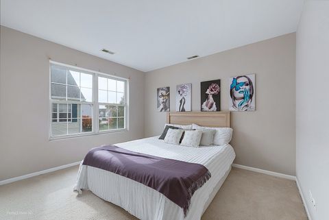 Tiny photo for 2244 S LINCOLN Street #312, Lombard, IL 60148 (MLS # 12508441)