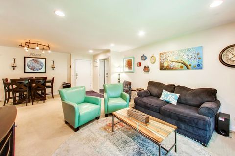 Tiny photo for 1101 Pleasant Run Drive #1006, Wheeling, IL 60090 (MLS # 12653180)