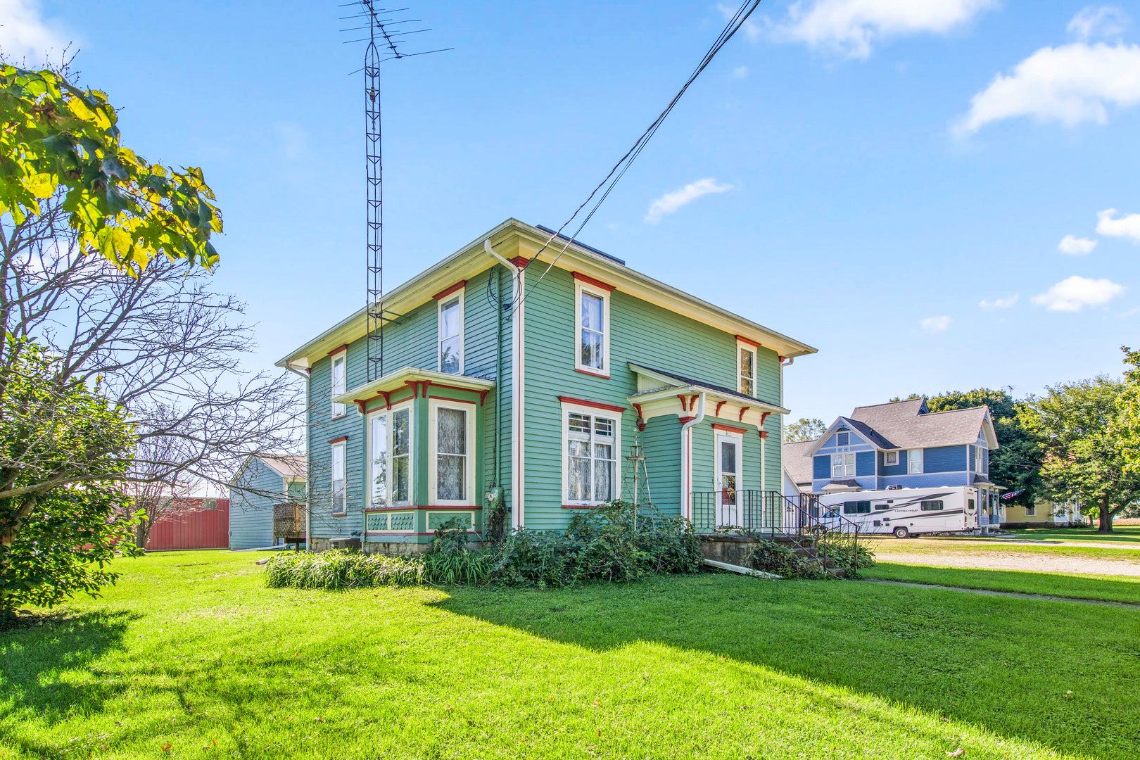 611 Chicago Road