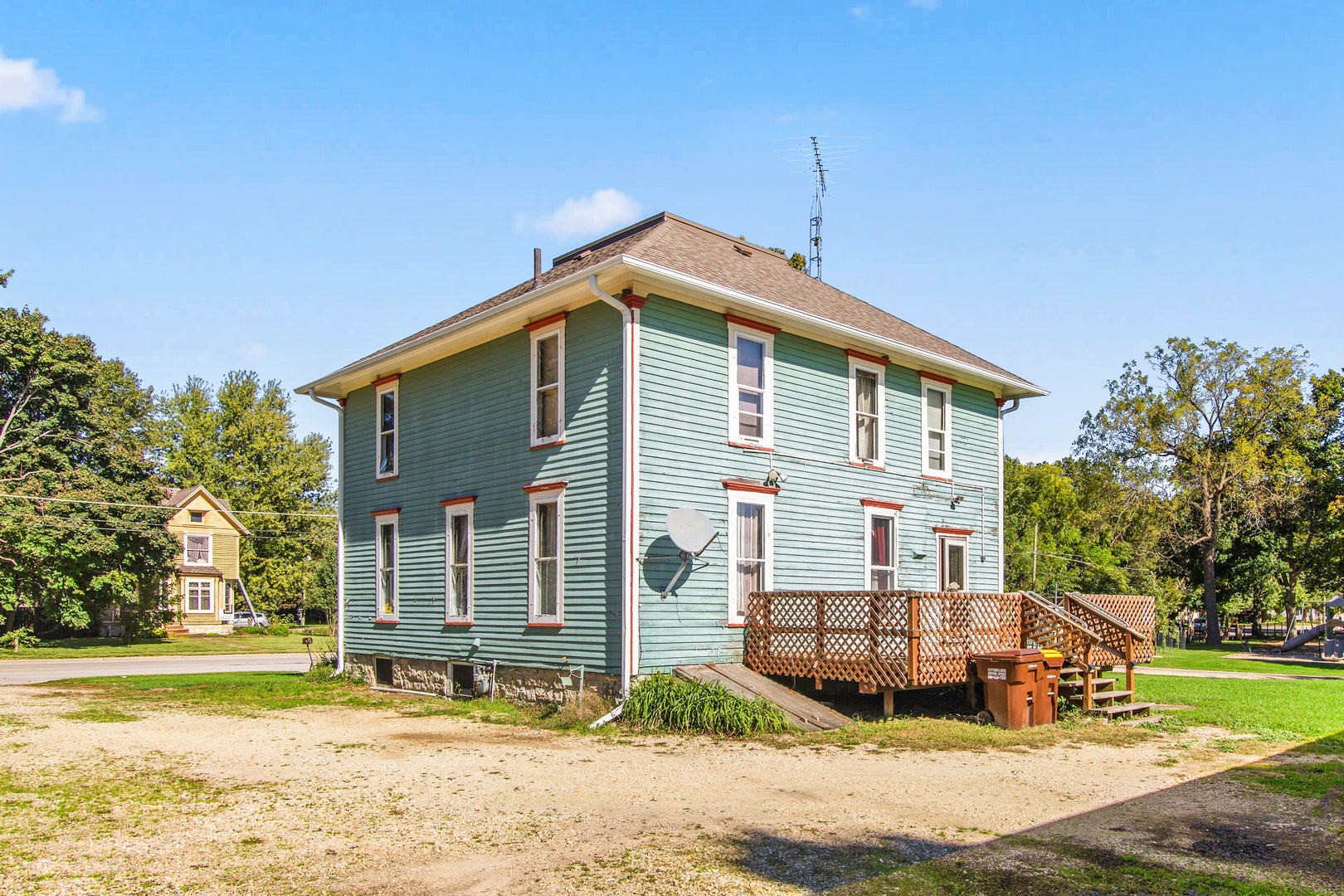 611 Chicago Road