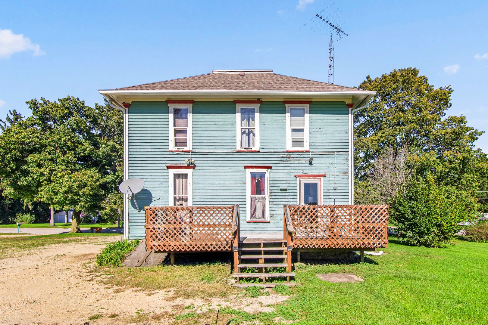 611 Chicago Road