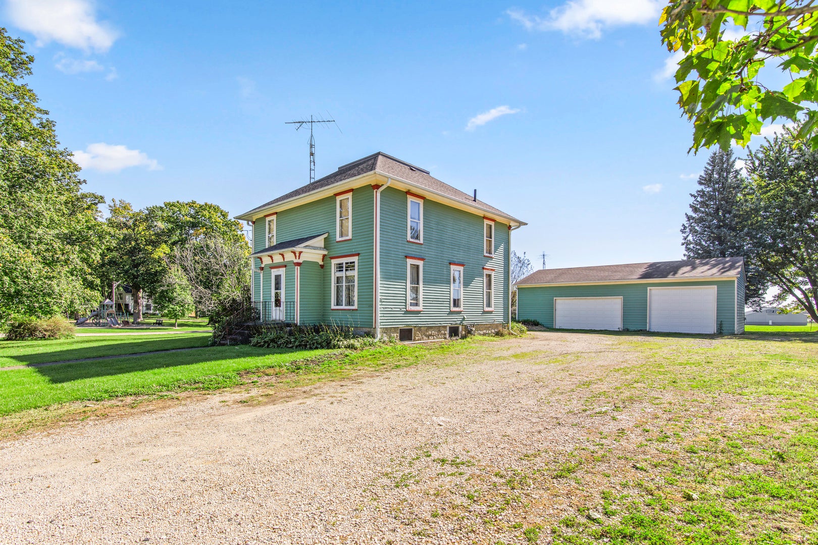 611 Chicago Road