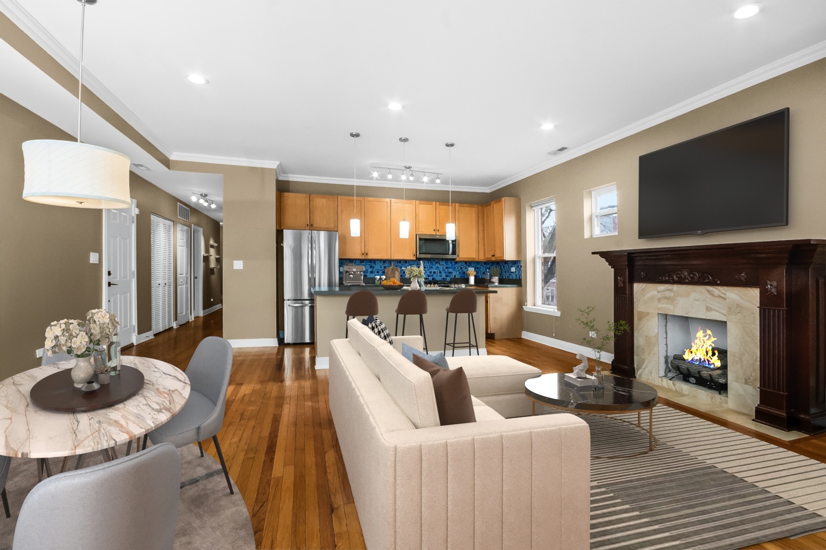 6701 N Bosworth Avenue B2