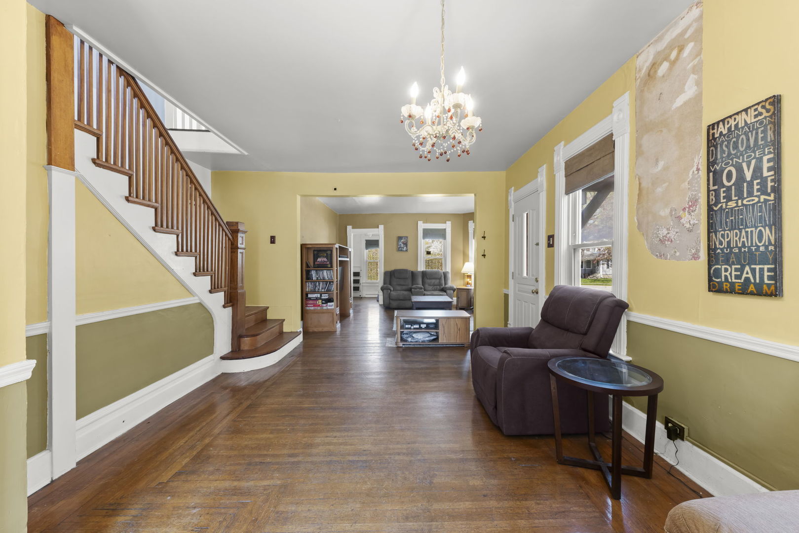 208 W Locust Street