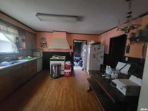 Tiny photo for 905 W MONROE Street, Herrin, IL 62948 (MLS # EB460571)