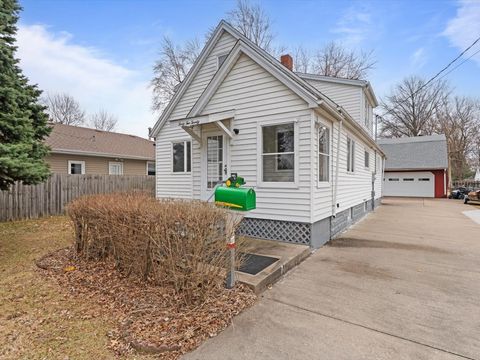 Tiny photo for 4220 18th Avenue, Moline, IL 61265 (MLS # 12587453)