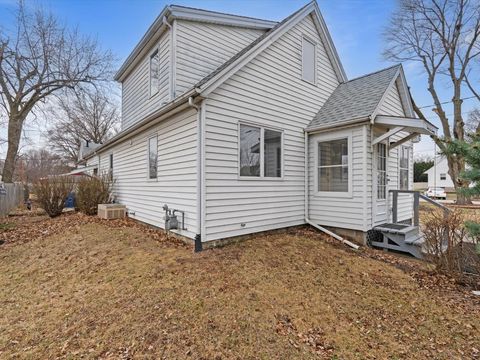 Tiny photo for 4220 18th Avenue, Moline, IL 61265 (MLS # 12587453)