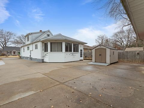 Tiny photo for 4220 18th Avenue, Moline, IL 61265 (MLS # 12587453)