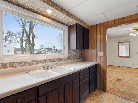 Tiny photo for 4220 18th Avenue, Moline, IL 61265 (MLS # 12587453)