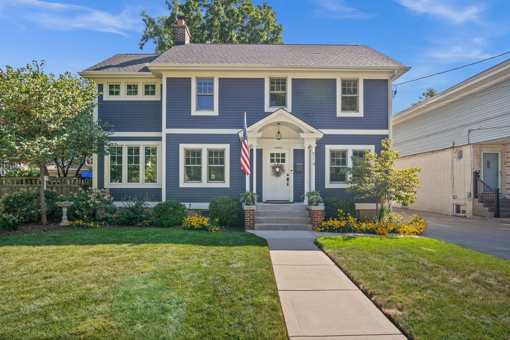 Photo for 514 Main Street, Batavia, IL 60510 (MLS # 12467131)