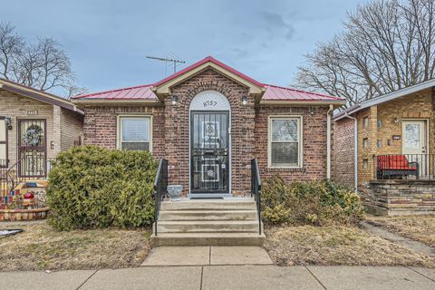 8757 S Paxton Avenue Chicago IL 60617