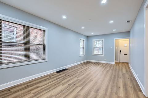 Tiny photo for 8757 S Paxton Avenue, Chicago, IL 60617 (MLS # 12539178)