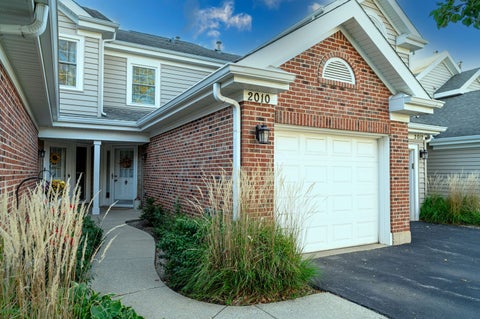 Photo of 2010 N Stillwater Road, Arlington Heights, IL 60004 (MLS # 12783672)