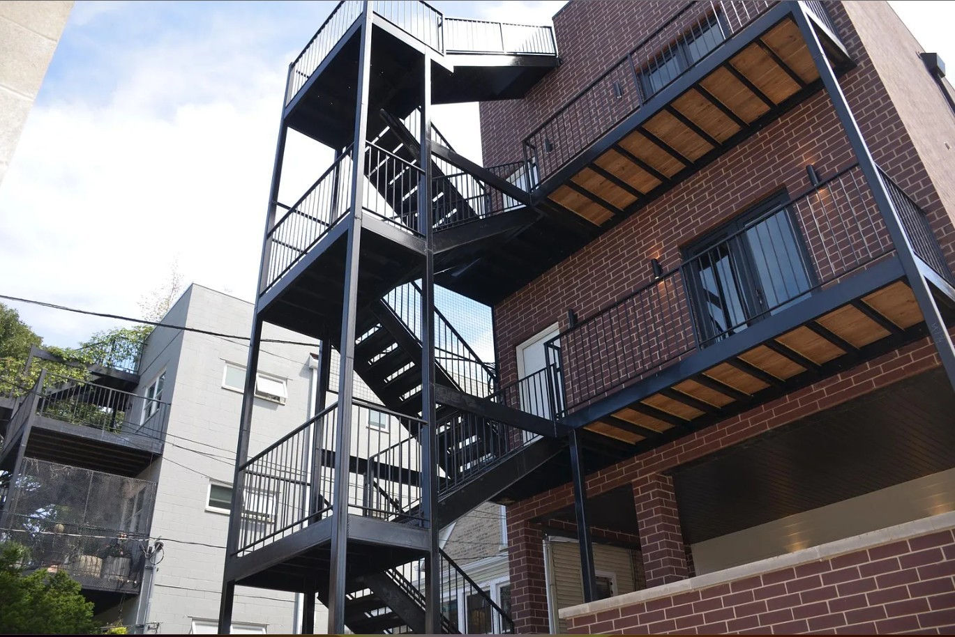 2744 W Cortez Street