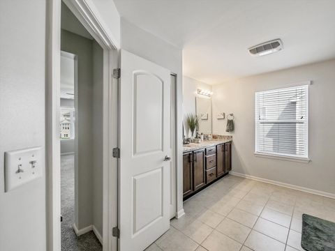 Tiny photo for 32 Catamaran Circle, Pingree Grove, IL 60140 (MLS # 12638044)