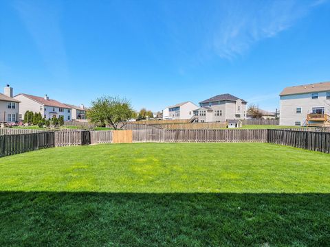 Tiny photo for 32 Catamaran Circle, Pingree Grove, IL 60140 (MLS # 12638044)