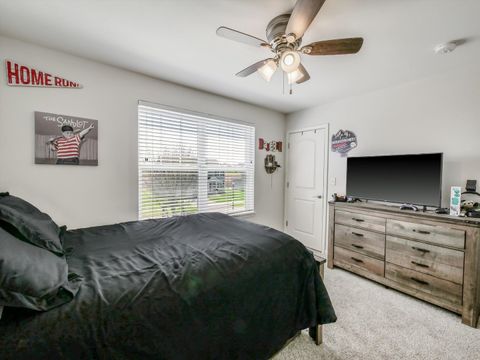 Tiny photo for 32 Catamaran Circle, Pingree Grove, IL 60140 (MLS # 12638044)