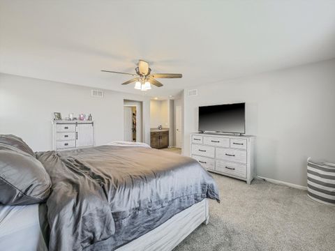 Tiny photo for 32 Catamaran Circle, Pingree Grove, IL 60140 (MLS # 12638044)