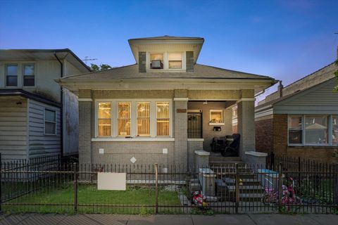 Photo of 11230 S Vernon Avenue S, Chicago, IL 60628 (MLS # 12481870)